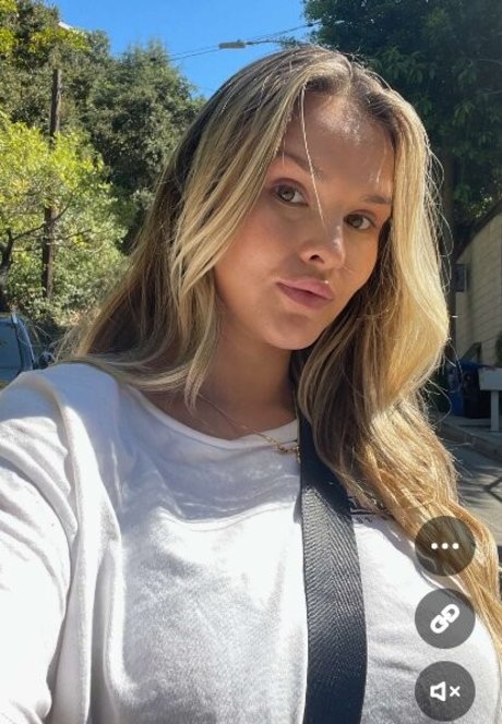 Naakte gelekte OnlyFans-foto van Kinsey Wolanski