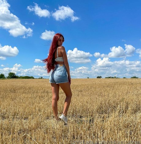Naakte gelekte OnlyFans-foto van Nikoletta
