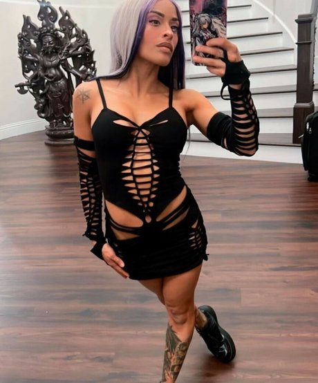 Naakte gelekte OnlyFans-foto van Zelina Vega