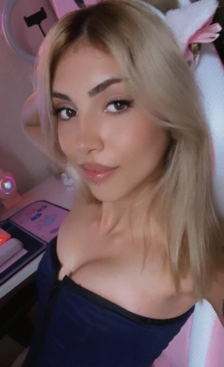 Naakte gelekte OnlyFans-foto van Naathys