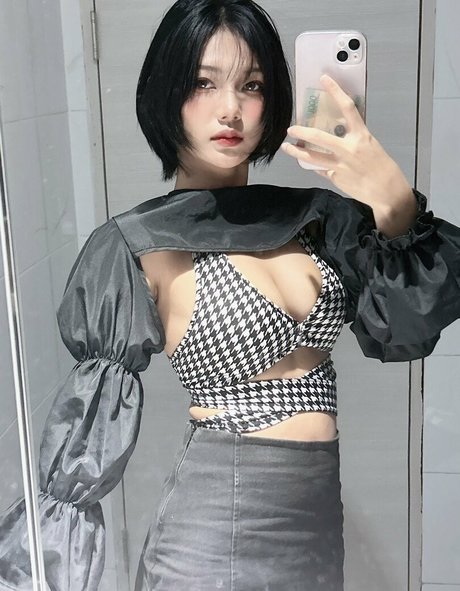 Naakte gelekte OnlyFans-foto van Chippu