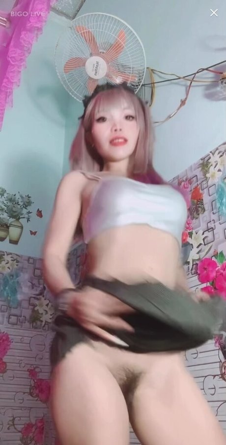 Naakte gelekte OnlyFans-foto van Bigo Live