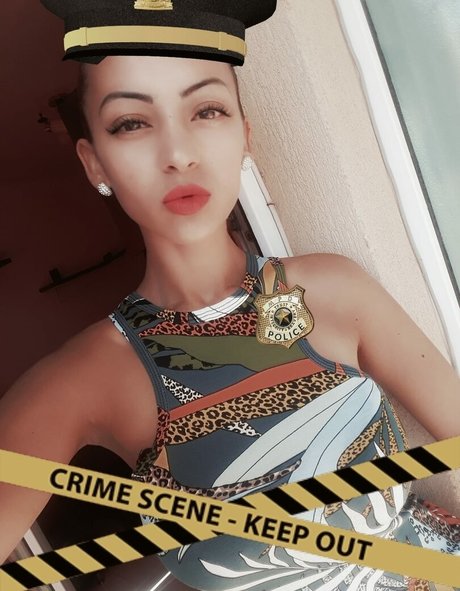 Naakte gelekte OnlyFans-foto van Marinela Adalbertova