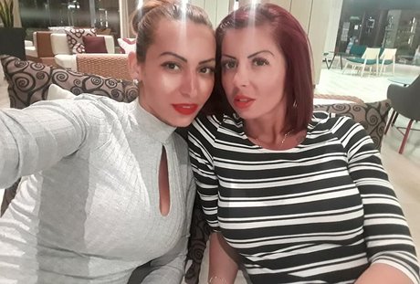 Naakte gelekte OnlyFans-foto van Marinela Adalbertova