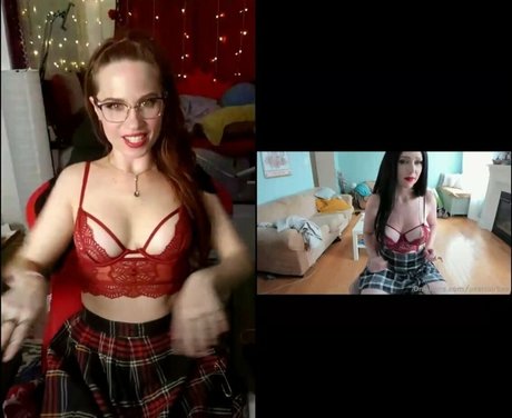 Naakte gelekte OnlyFans-foto van Claracosmiafree