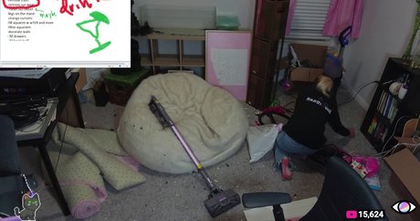 Naakte gelekte OnlyFans-foto van Adrianah Lee