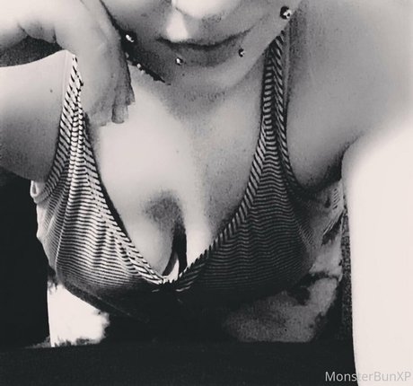 Naakte gelekte OnlyFans-foto van Monsterbun42