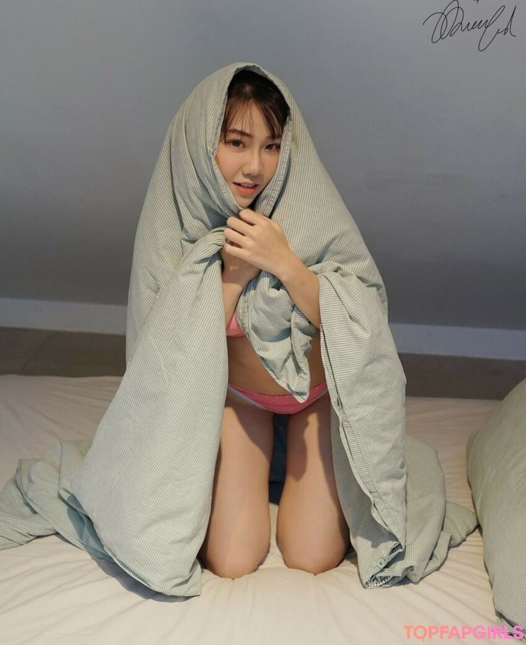 Naakte gelekte OnlyFans-foto van Jenadammaya #1022