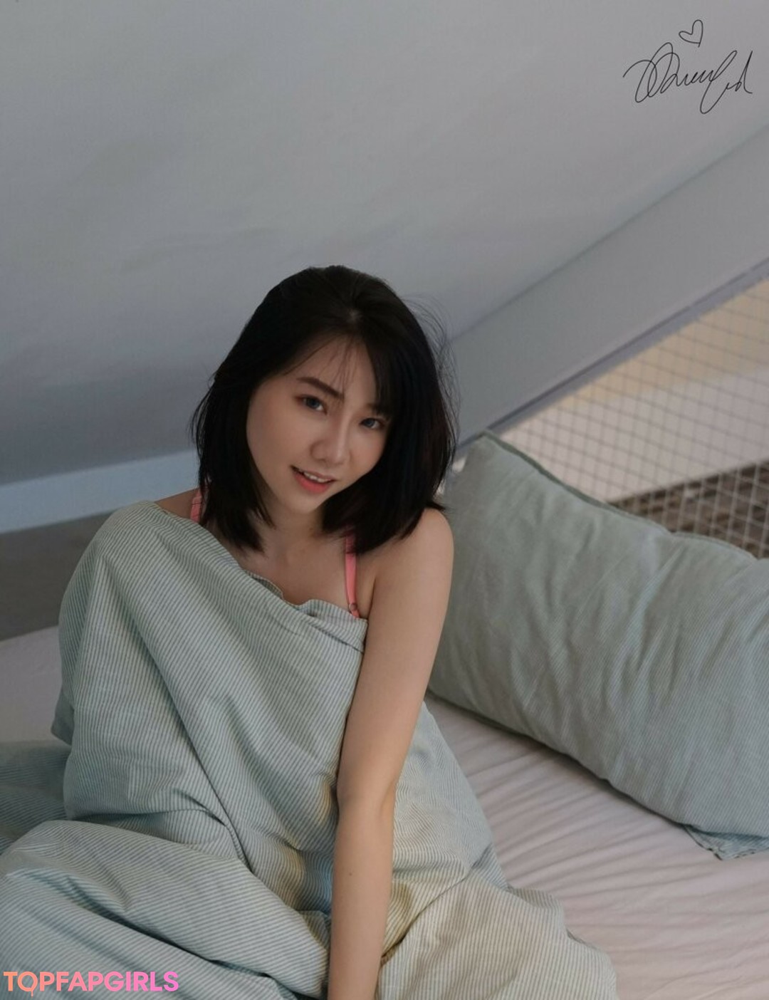 Naakte gelekte OnlyFans-foto van Jenadammaya #1036