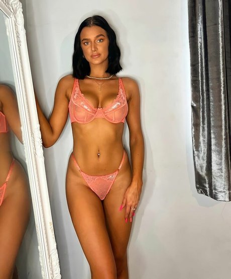 Naakte gelekte OnlyFans-foto van Louiseereid