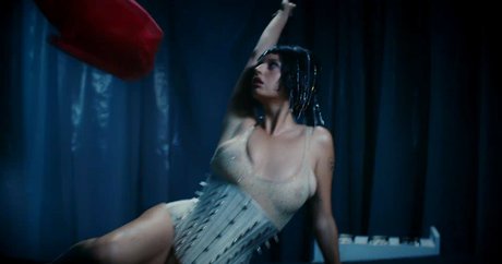 Naakte gelekte OnlyFans-foto van Rebecca Black