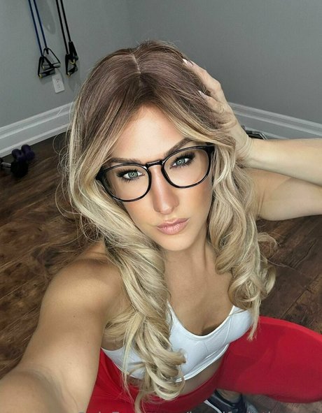 Naakte gelekte OnlyFans-foto van Jenniferinthegym