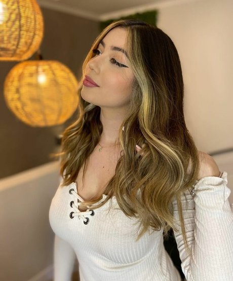 Naakte gelekte OnlyFans-foto van Isabella