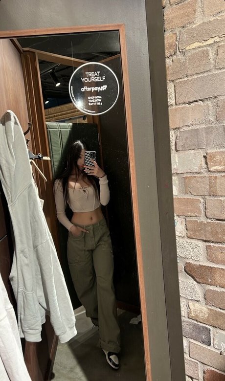 Naakte gelekte OnlyFans-foto van Sharonzxt