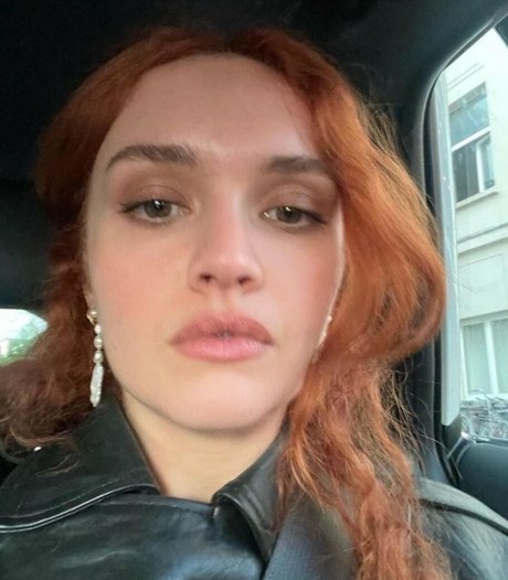 Naakte gelekte OnlyFans-foto van Olivia Cooke