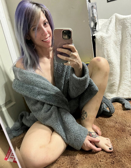 Naakte gelekte OnlyFans-foto van Kintinue