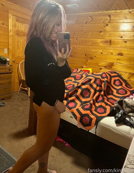 Naakte gelekte OnlyFans-foto van Kintinue