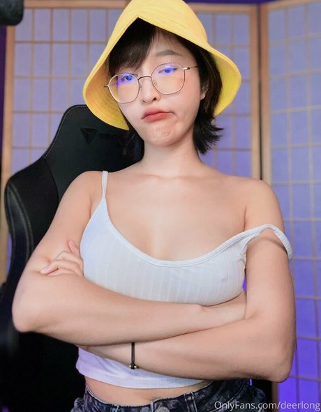 Naakte gelekte OnlyFans-foto van Deerlong