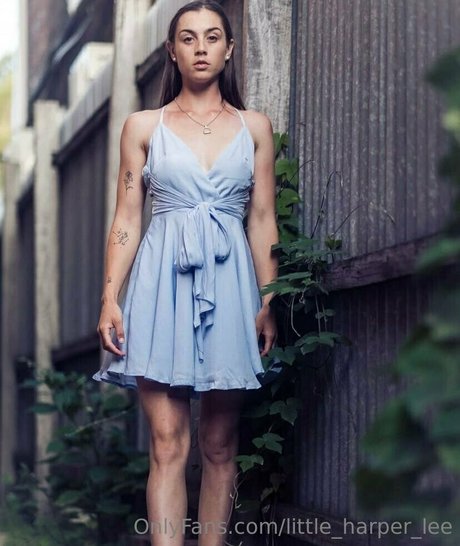 Naakte gelekte OnlyFans-foto van Littleharperlee