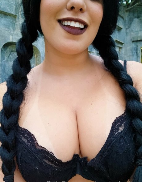 Naakte gelekte OnlyFans-foto van Angie Starling