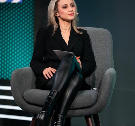Naakte gelekte OnlyFans-foto van Laure Valee