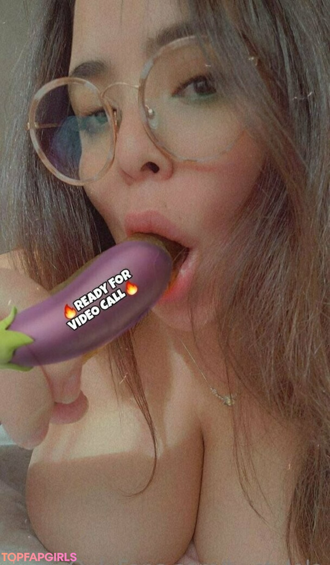 Naakte gelekte OnlyFans-foto van Bustylola #1044