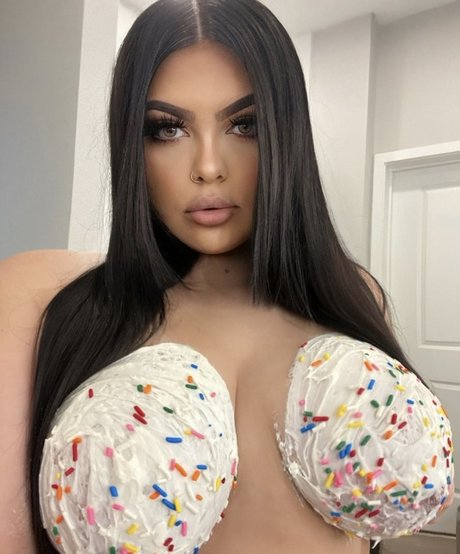 Naakte gelekte OnlyFans-foto van Katestrada