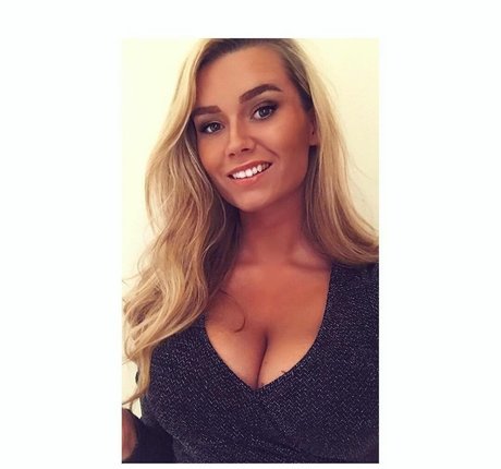 Naakte gelekte OnlyFans-foto van Alma Tandrup