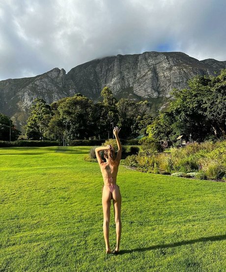 Naakte gelekte OnlyFans-foto van Izemnb