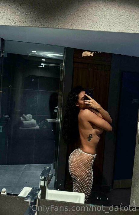 Naakte gelekte OnlyFans-foto van Hotdakota