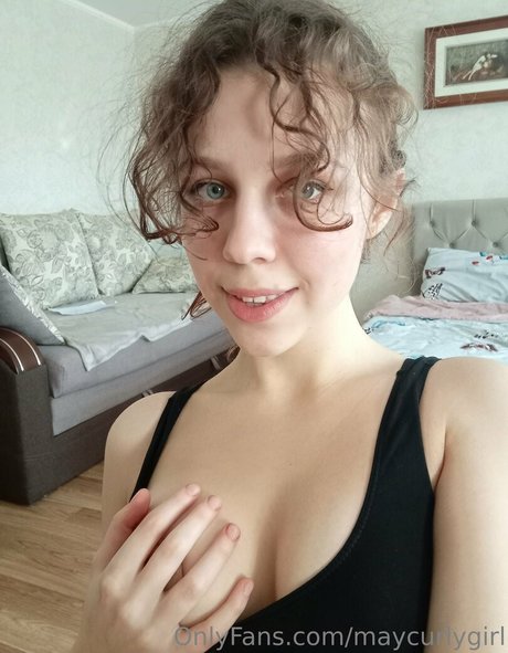 Naakte gelekte OnlyFans-foto van Maycurlygirl