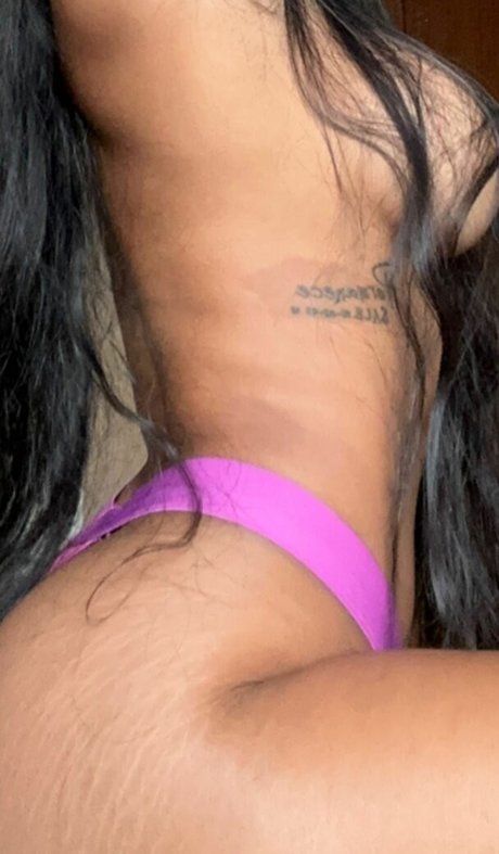 Naakte gelekte OnlyFans-foto van Mafe Ibarguen