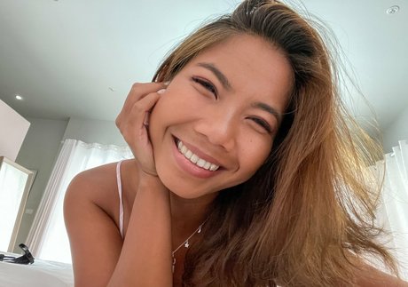 Naakte gelekte OnlyFans-foto van Tuckythai