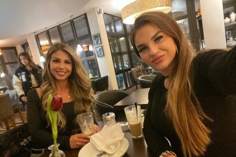 Naakte gelekte OnlyFans-foto van Sarah Slavo