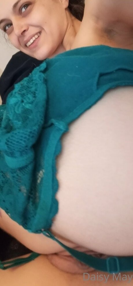 Naakte gelekte OnlyFans-foto van Sexydaisymay