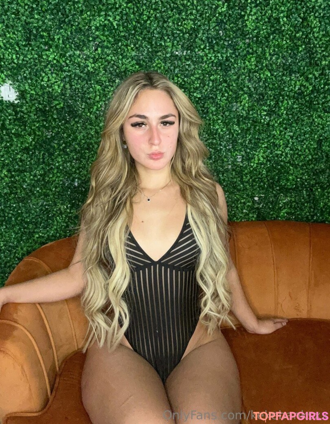 Naakte gelekte OnlyFans-foto van Kekebanksxx #1068