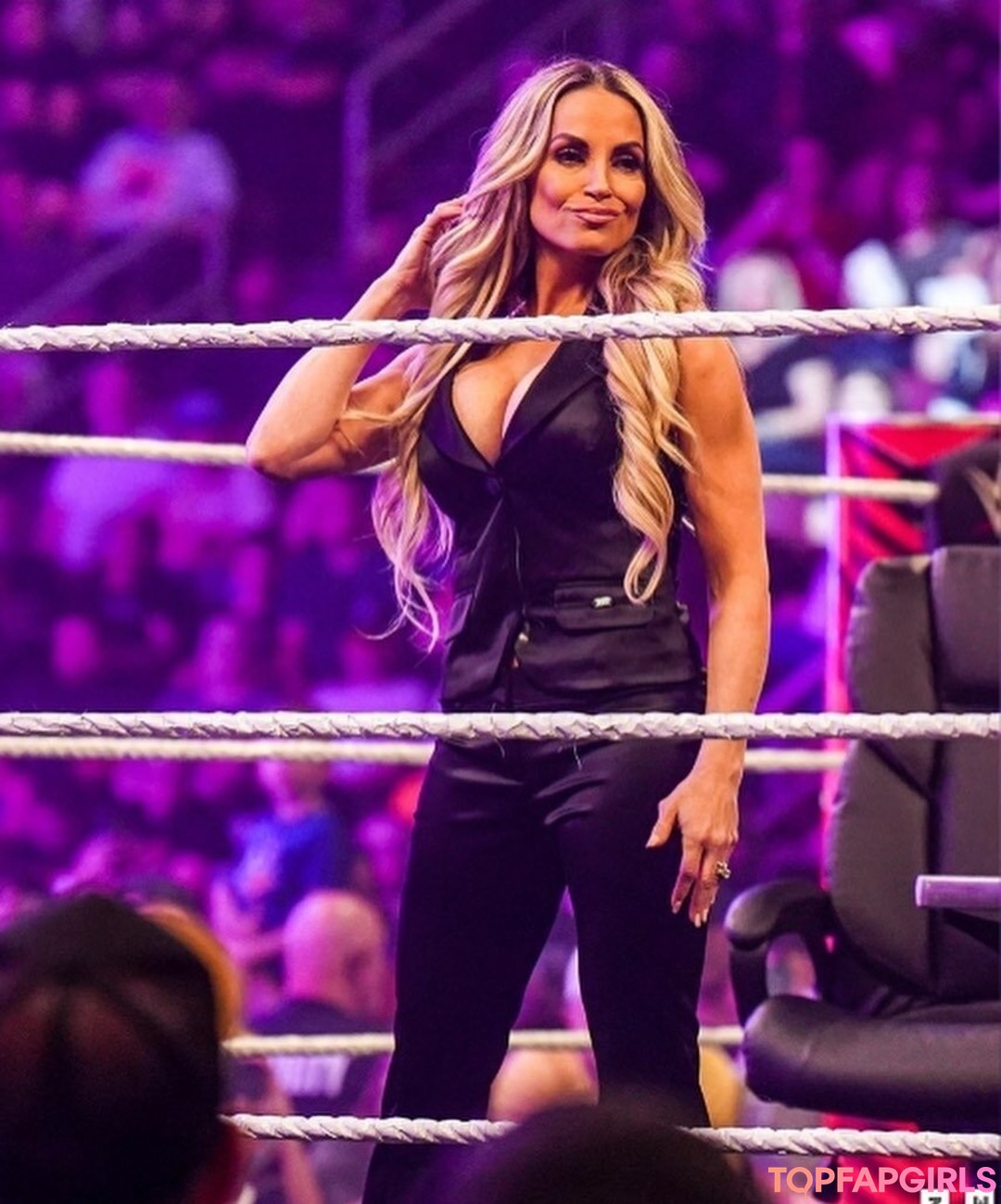 Naakte gelekte OnlyFans-foto van Trish Stratus #1025