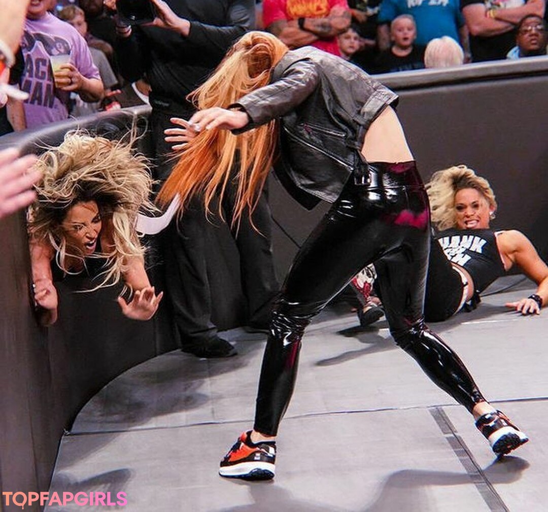 Naakte gelekte OnlyFans-foto van Trish Stratus #1088