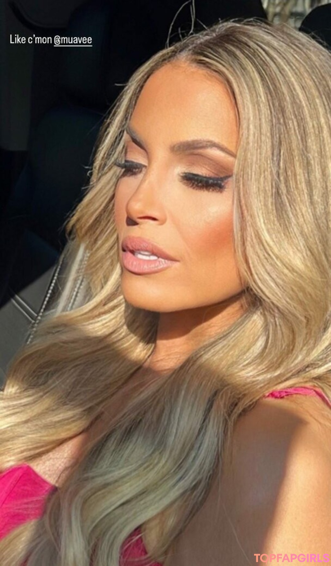 Naakte gelekte OnlyFans-foto van Trish Stratus #1145