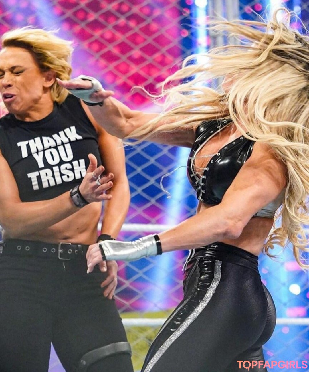 Naakte gelekte OnlyFans-foto van Trish Stratus #1186
