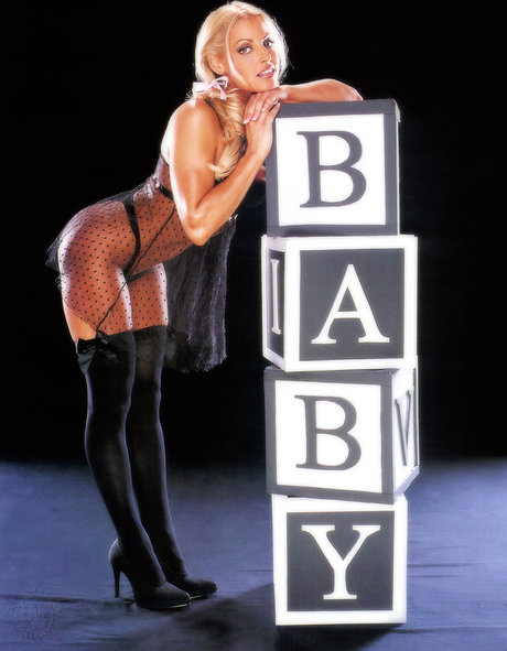 Naakte gelekte OnlyFans-foto van Trish Stratus