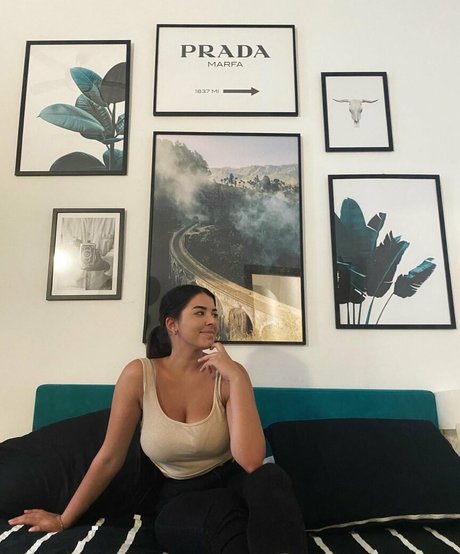 Naakte gelekte OnlyFans-foto van Anna Rebellato
