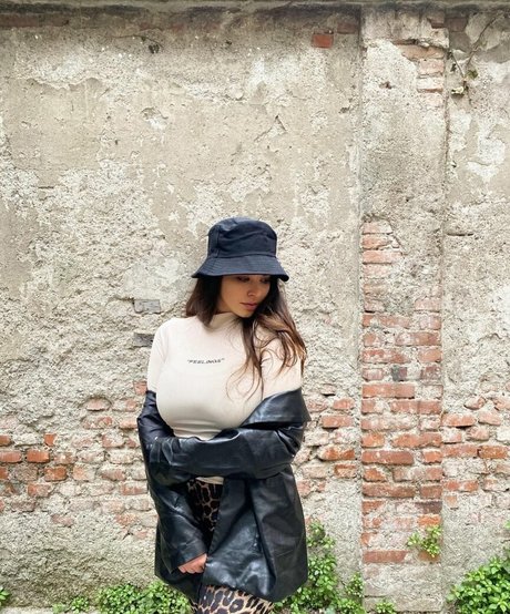 Naakte gelekte OnlyFans-foto van Anna Rebellato