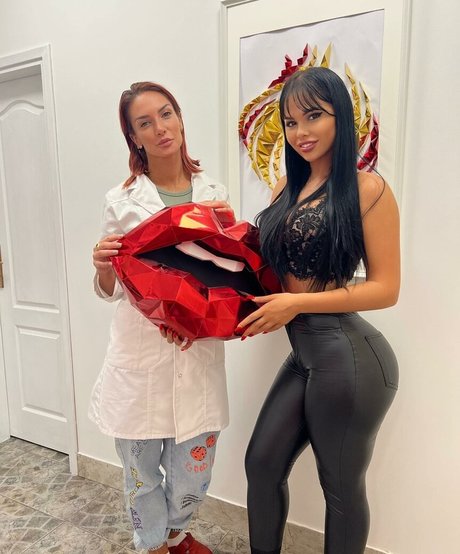 Naakte gelekte OnlyFans-foto van Colovicjana