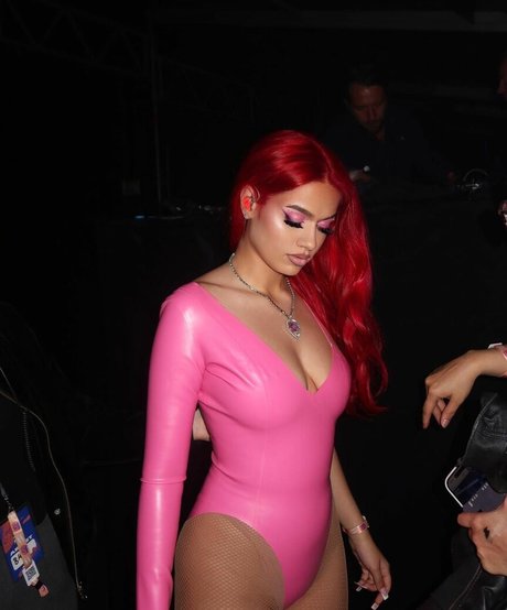 Naakte gelekte OnlyFans-foto van Badmomzjay