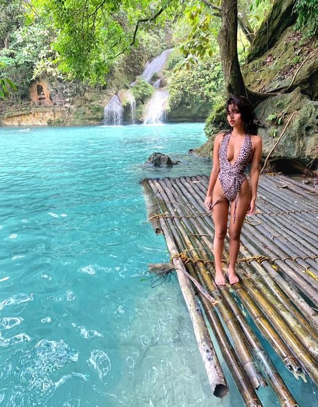 Naakte gelekte OnlyFans-foto van Alyssa Silos