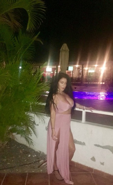 Naakte gelekte OnlyFans-foto van Kelly Louise Sheridan