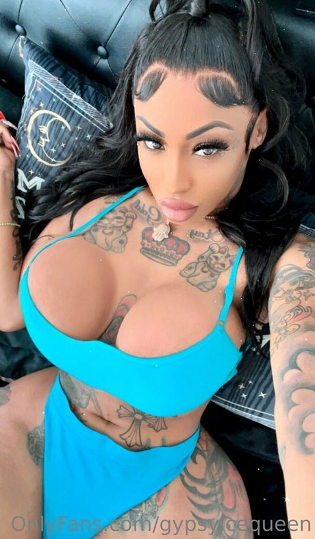 Naakte gelekte OnlyFans-foto van Zenmami