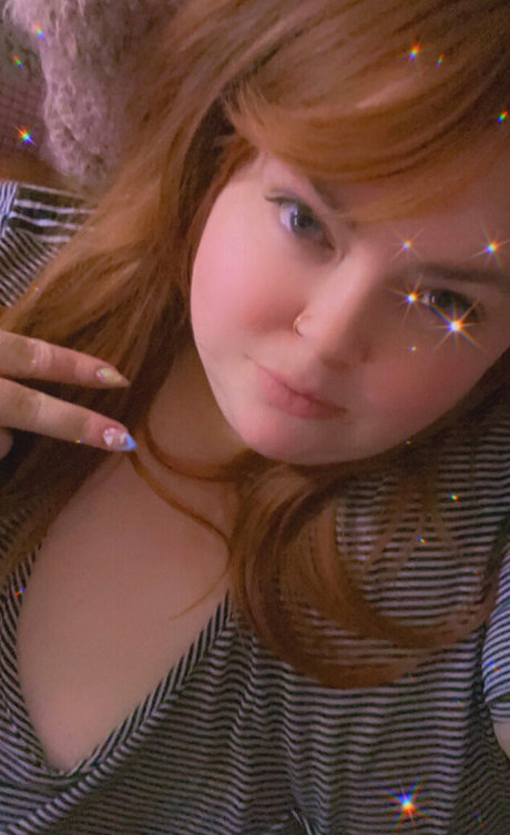 Naakte gelekte OnlyFans-foto van Ssbbwlunalove