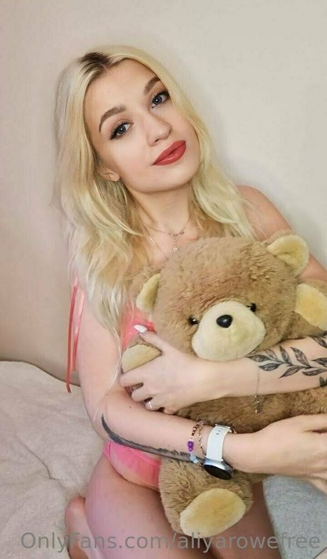 Naakte gelekte OnlyFans-foto van Aliyarowefree